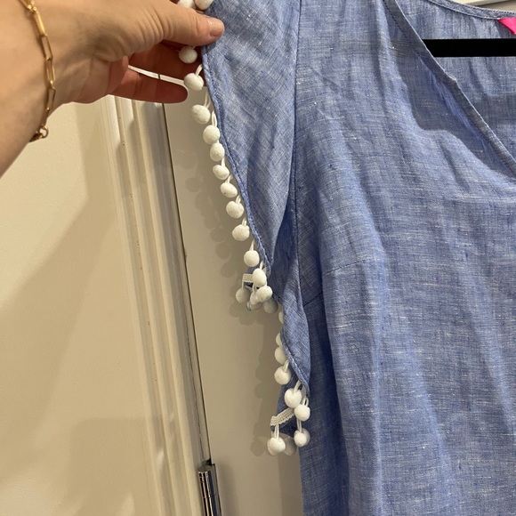 Lily Pulitzer linen blue top with Pom Pom sleeves size S (fits like 6) - Picture 2 of 3